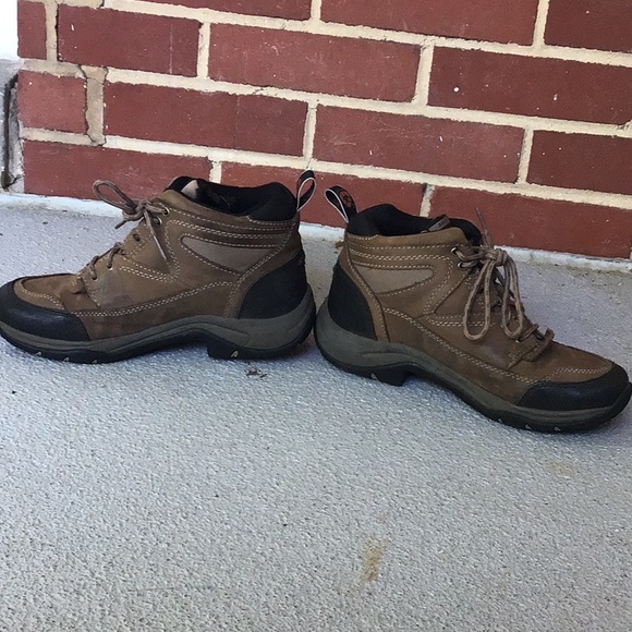 Ariat Hiking Boots - Picture 2 of 4